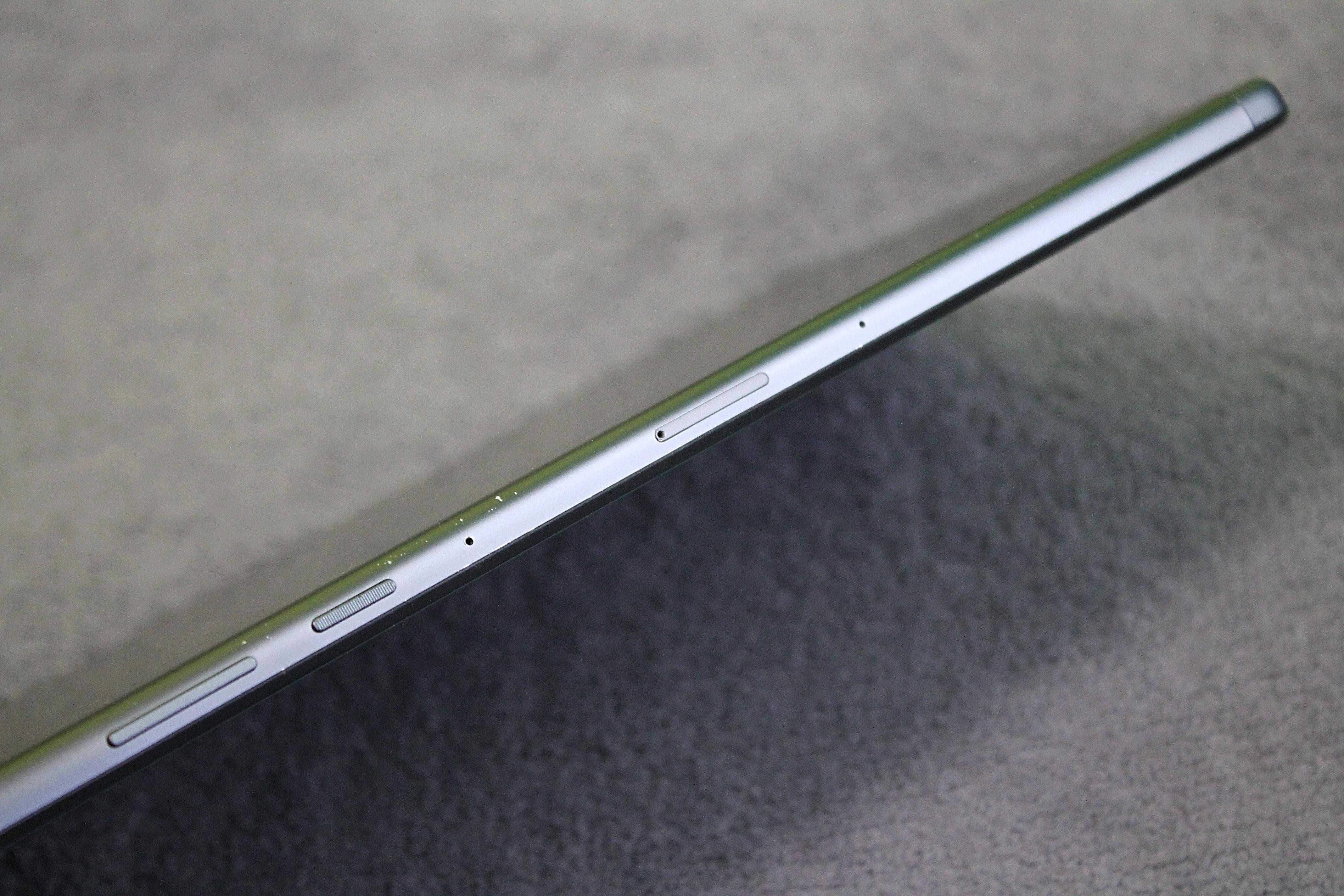 Планшети Lenovo TB-X306X (4G sim) та TB-X306F / 10.1" IPS / 2GB / 32GB