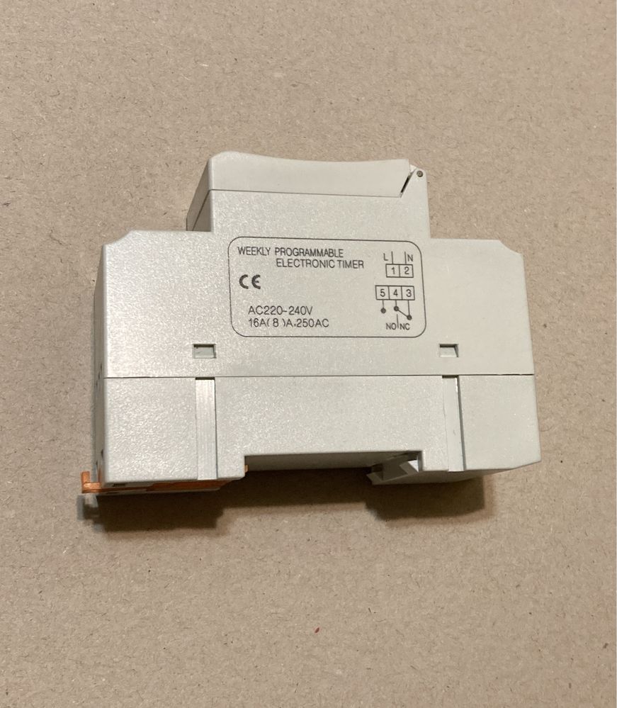 Cyfrowy programator czasowy AHC15A