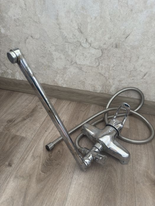 Смеситель в ванную