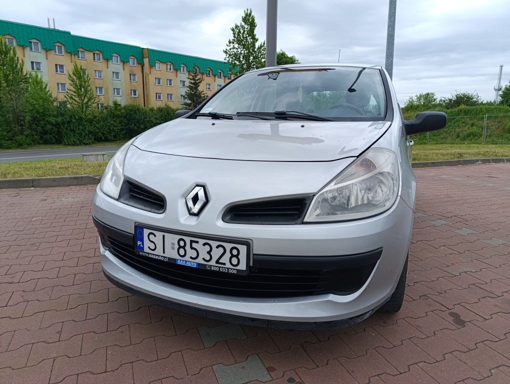 Renault Clio 3 1.2 16V klimatyzacja czujniki parkowania.  a