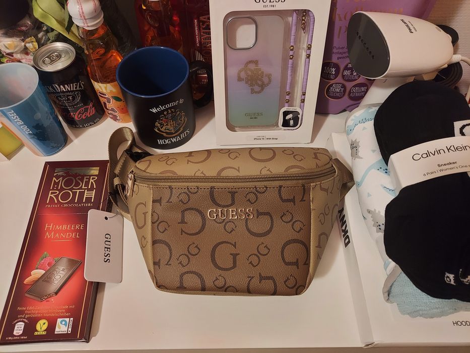 Фирменная оригинал сумка бананка Guess