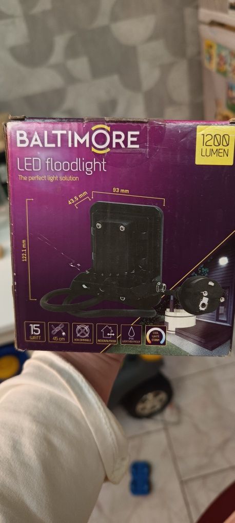 NOWY Halogen Naświetlacz Reflektor Baltimore 1200 LUMENÓW 15W BI