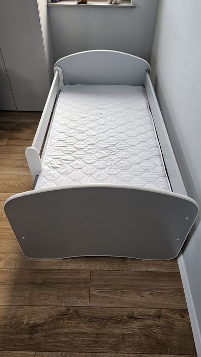 Łóżko dziecięce 180x60 stan IDEALNY materac barierka
