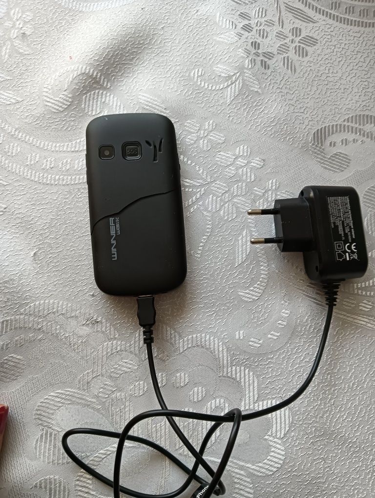 Telefon WG15 z ładowarką