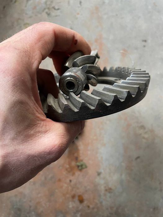 Конічна пара редуктора моста днепр Урал к750 мт