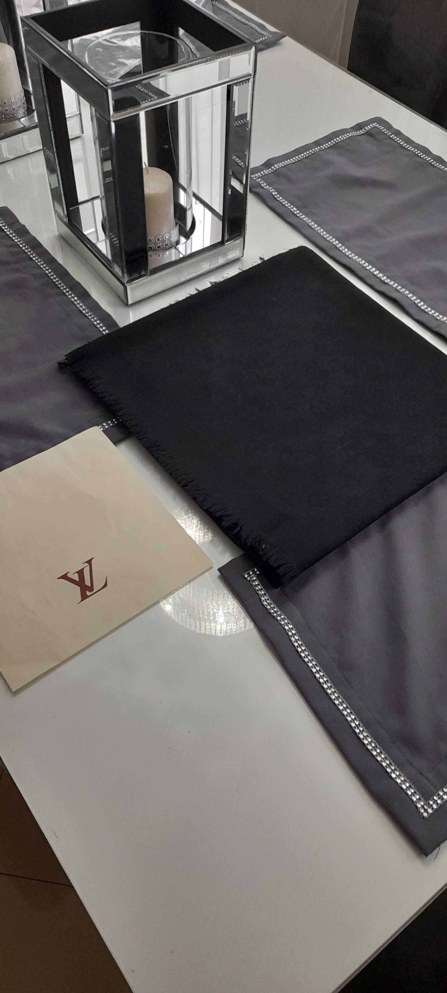 Szalik Louis Vuitton