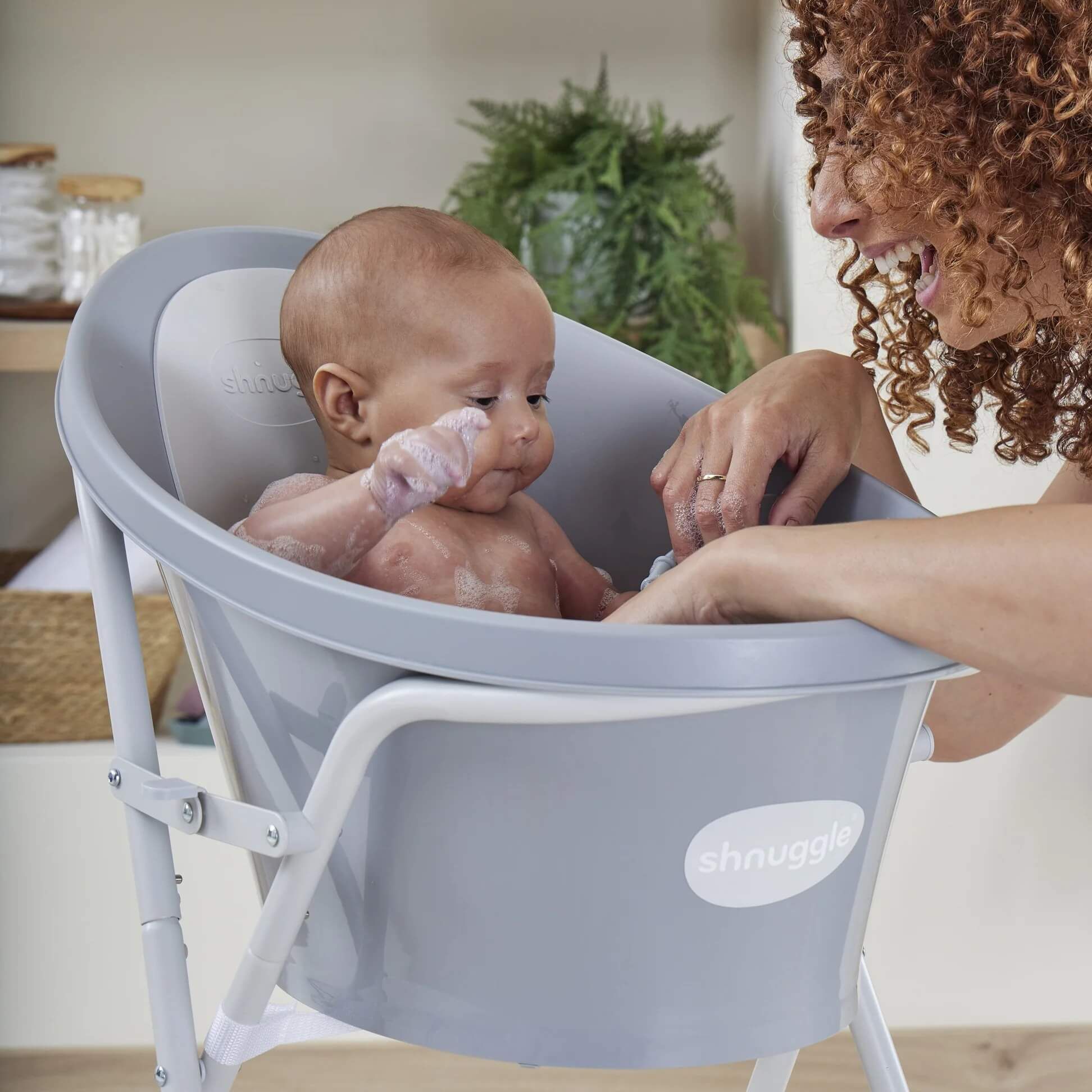Banheira Shnuggle com suporte como nova