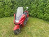 Yamaha Majesty 250.
