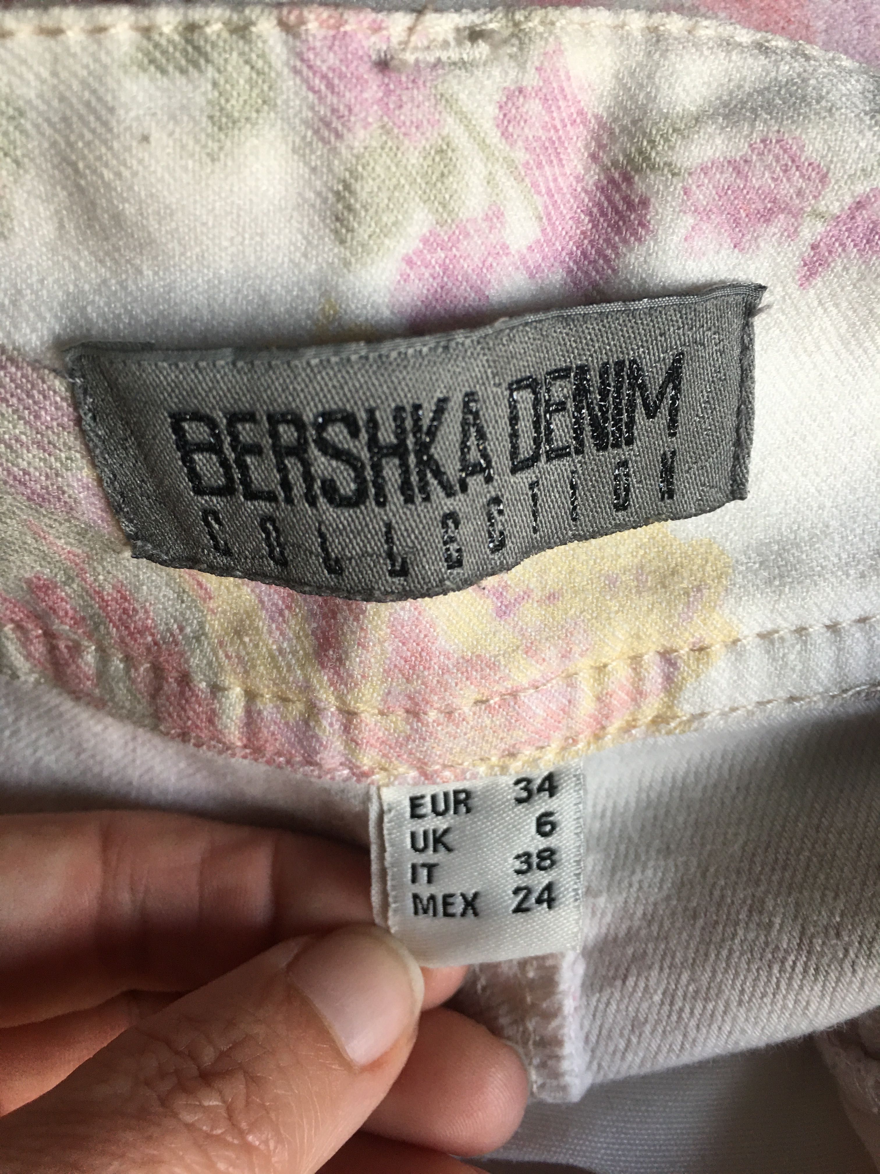 Calças floridas - Bershka - 34