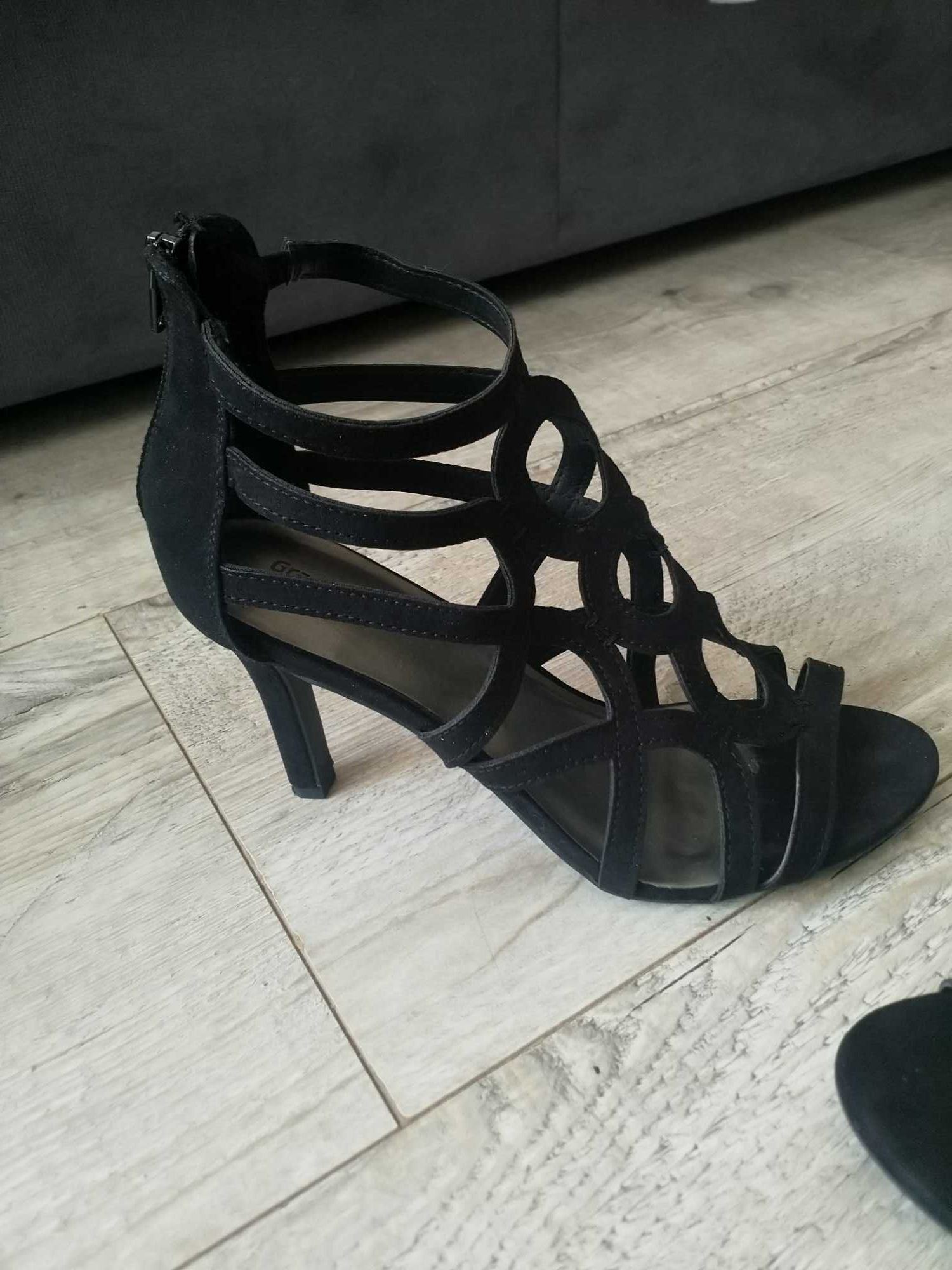 Buty na obcasie 39/40 czarne