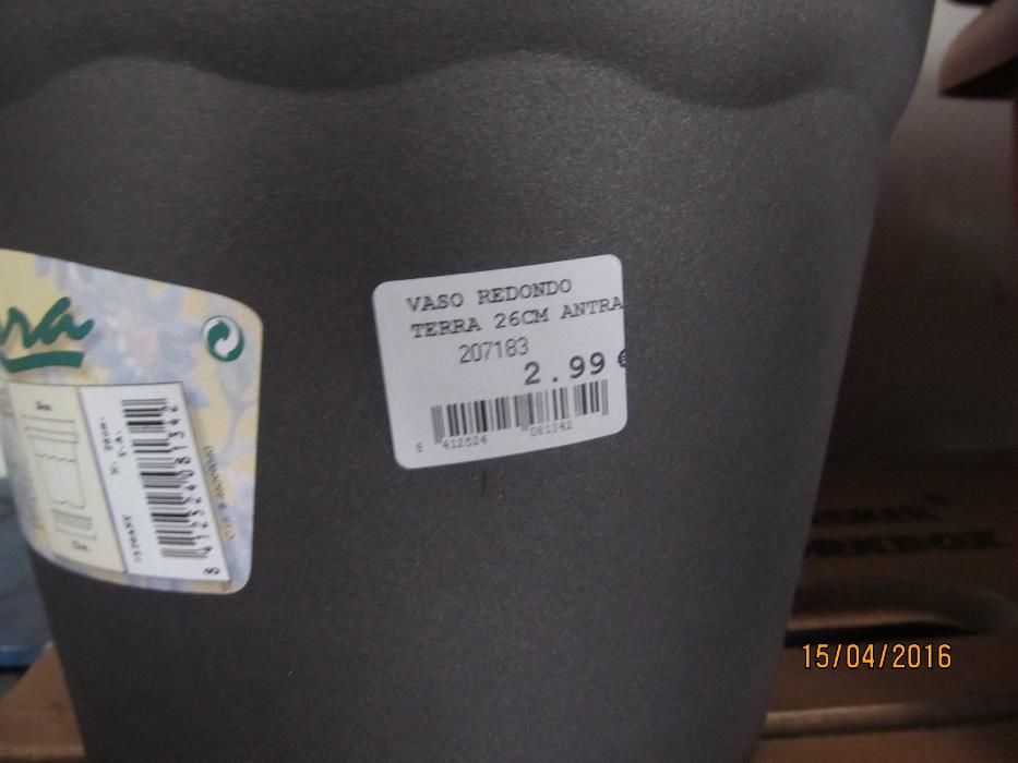 Vendo 1 Vaso de Plástico NOVO Cor Cinza