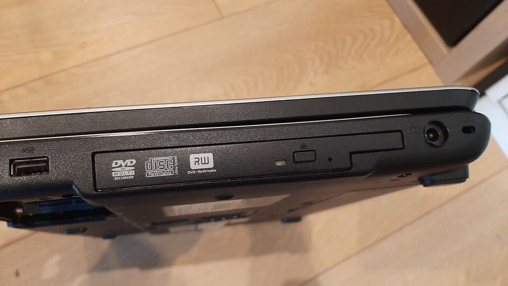 Portátil Toshiba L300-1CY