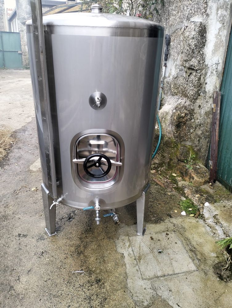 Cuba de inox 500 L, como nova.