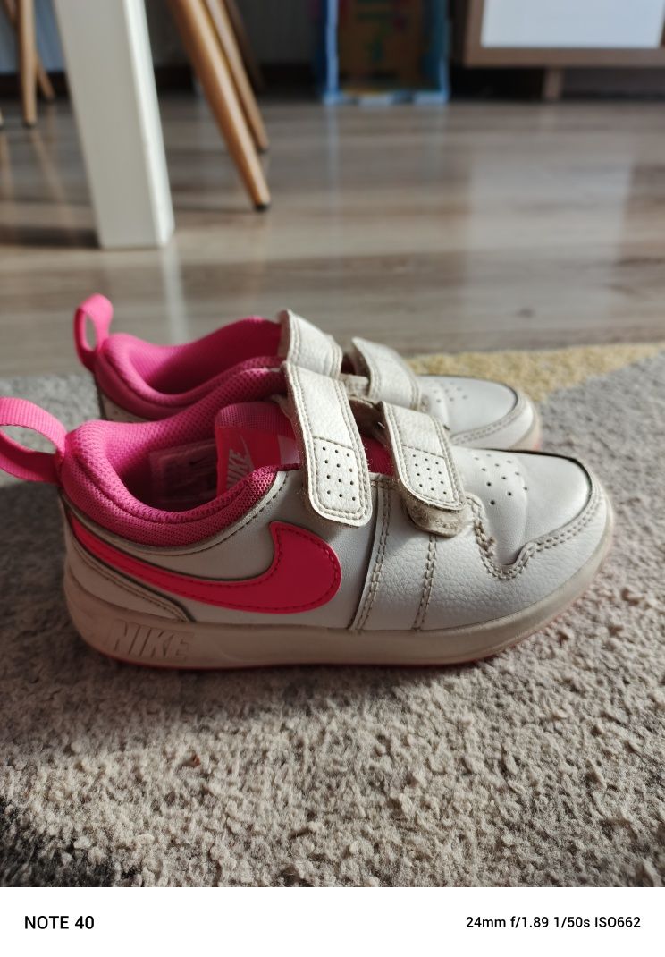 Buty Nike dla dziewczynki rozmiar 27,5