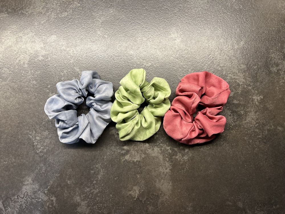gumka do włosów schrunchie jedwabna pastelowa gołębia pistacja róż