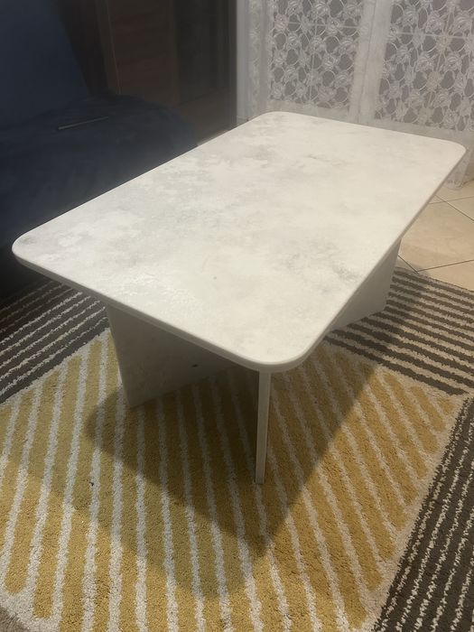 Stolik kawowy kamienny