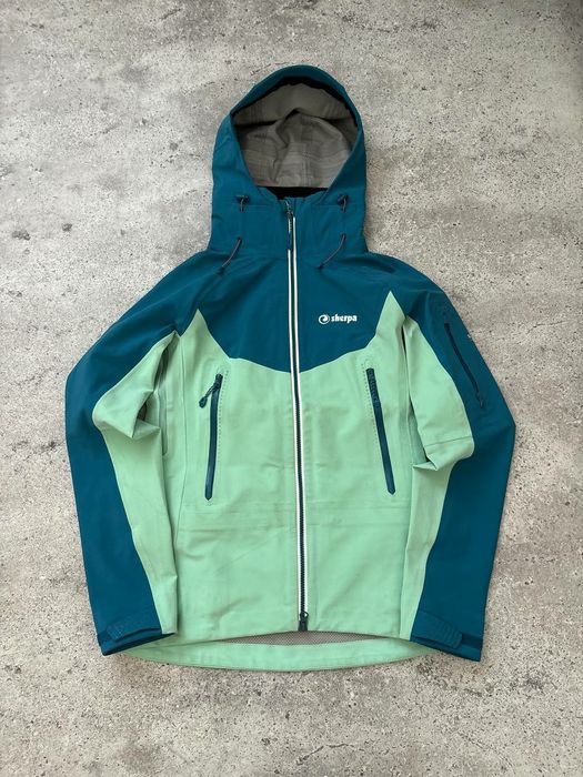 Жіноча мембранна куртка Sherpa gore tex pro, XS розмір