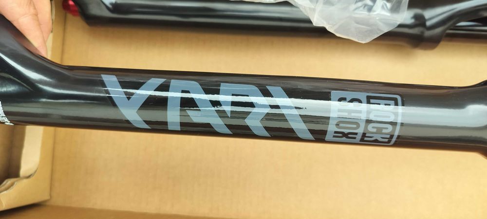 rock shox yari rc 150mm nova