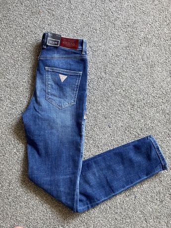 Spodnie jeansy GUESS 27 przetarcia naszywki przeszycia nowe