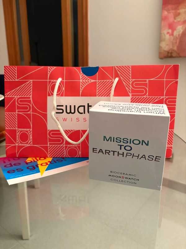 Swatch x Omega Bioceramic Mission To Earthphase