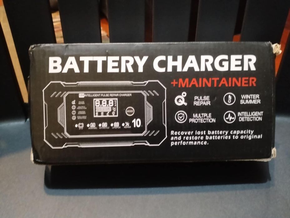 Carregador de bateria para automóvel, motas, etc