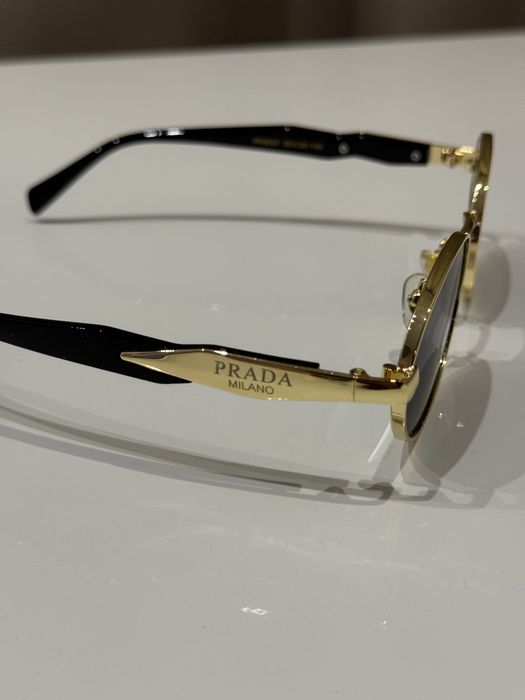 Окуляри сонцезахисні овали тренд еліпси Прада очки Prada