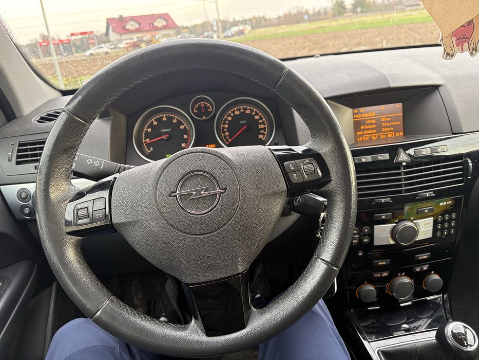 Opel Atra H 1.6 benzyna 115km
