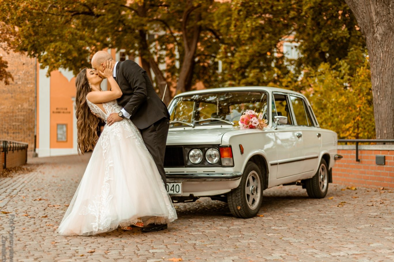 Samochód do ślubu i na inne okazje. BIAŁY Fiat 125p 1988r.