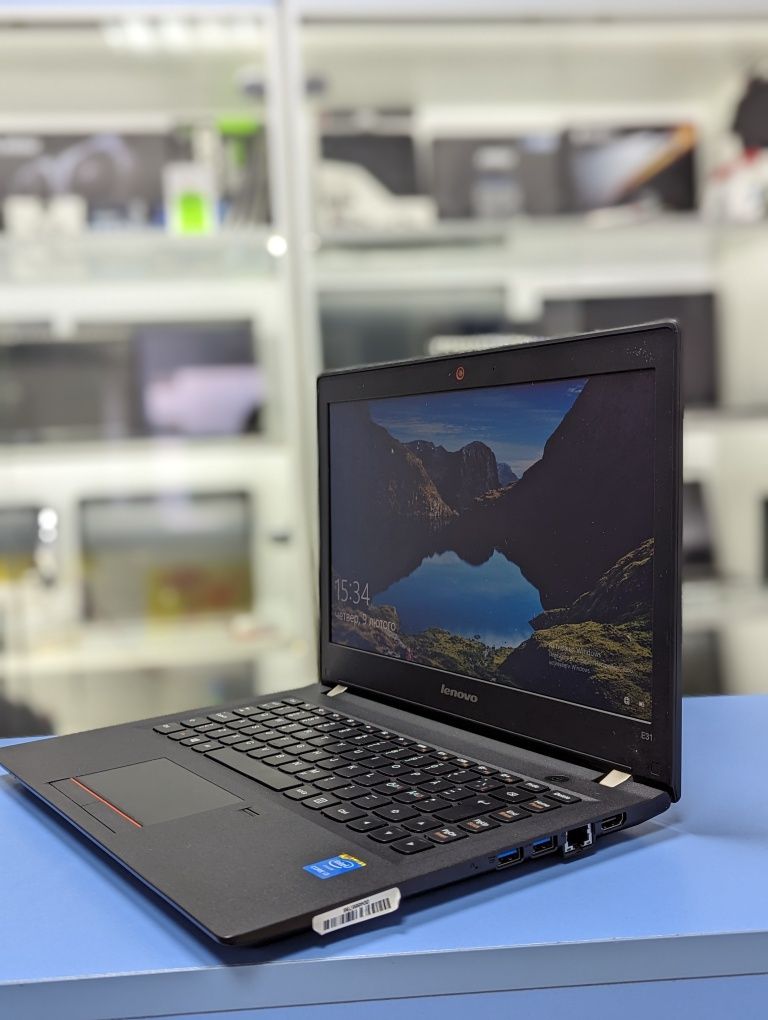 Компактний Ноутбук Lenovo E31-80/i3-6006U/8GB/256GB/HD/13"/ОПТ.роздріб