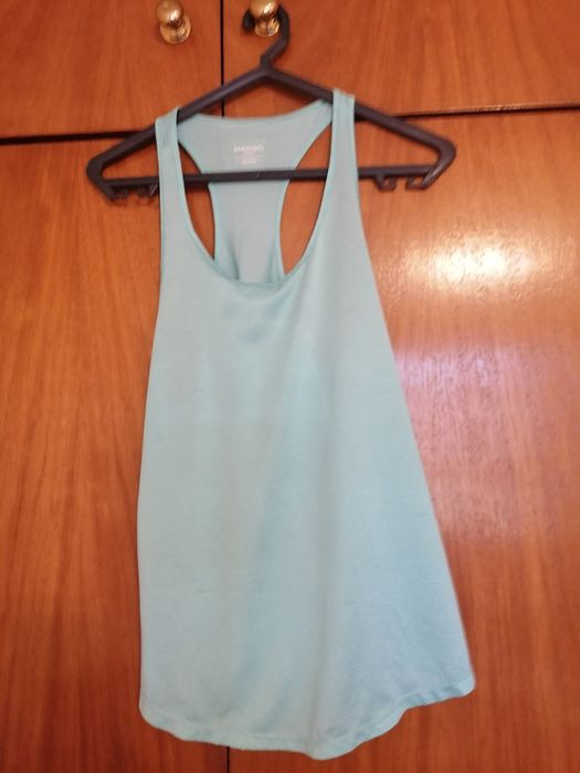 Tops de desporto Mango