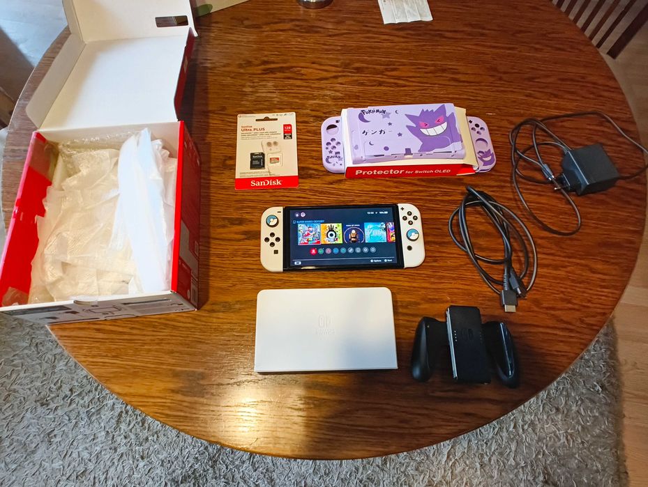 Nintendo Switch Oled +128GB microSDxc z akcesoriami