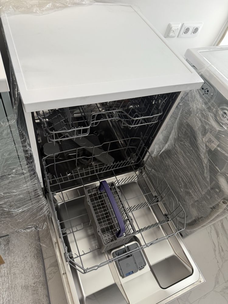 Посудомийна машина BEKO DVN05321W