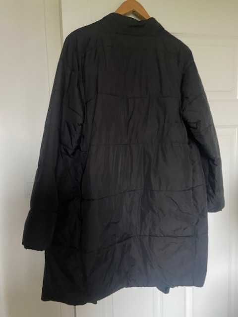 Damski płaszcz pikowany