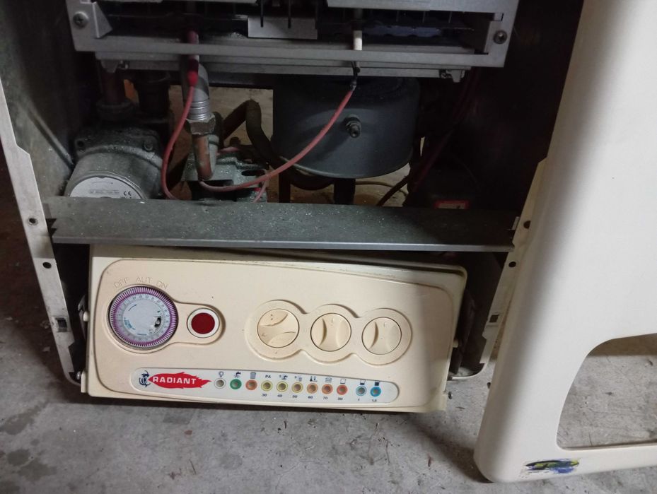Caldeira de aquecimento - água e ambiente - marca Radiant