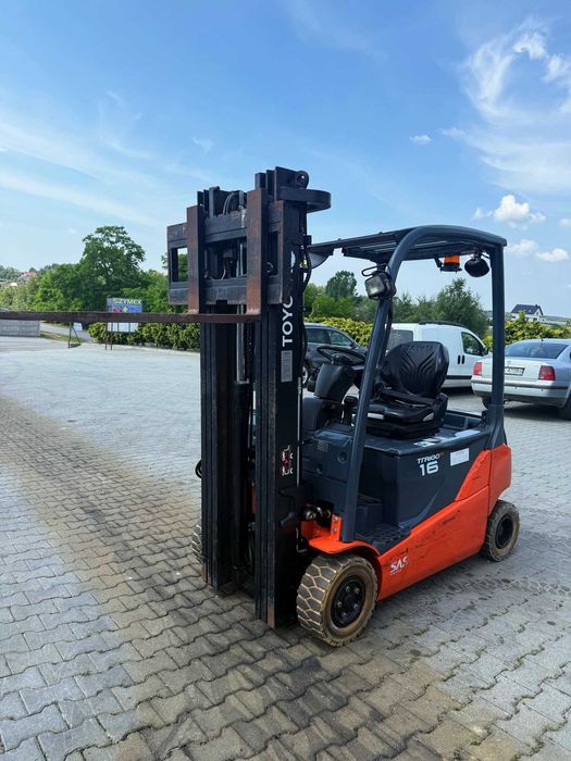 wózek widłowy elektryczny TOYOTA 8FBMT16 Triplex 4.70m 4-kołowy 2009'
