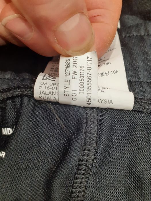 Spodnie Under Armour.