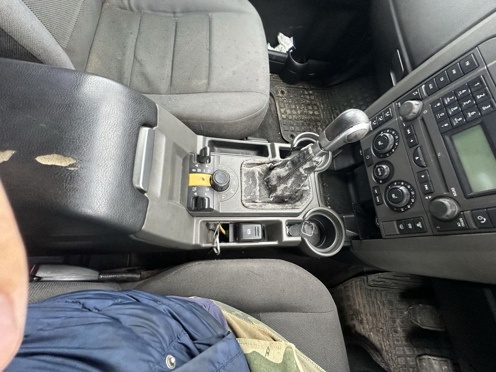 Авторазборка Land Rover Discovery 2005 2.7 D запчасти Ленд Ровер