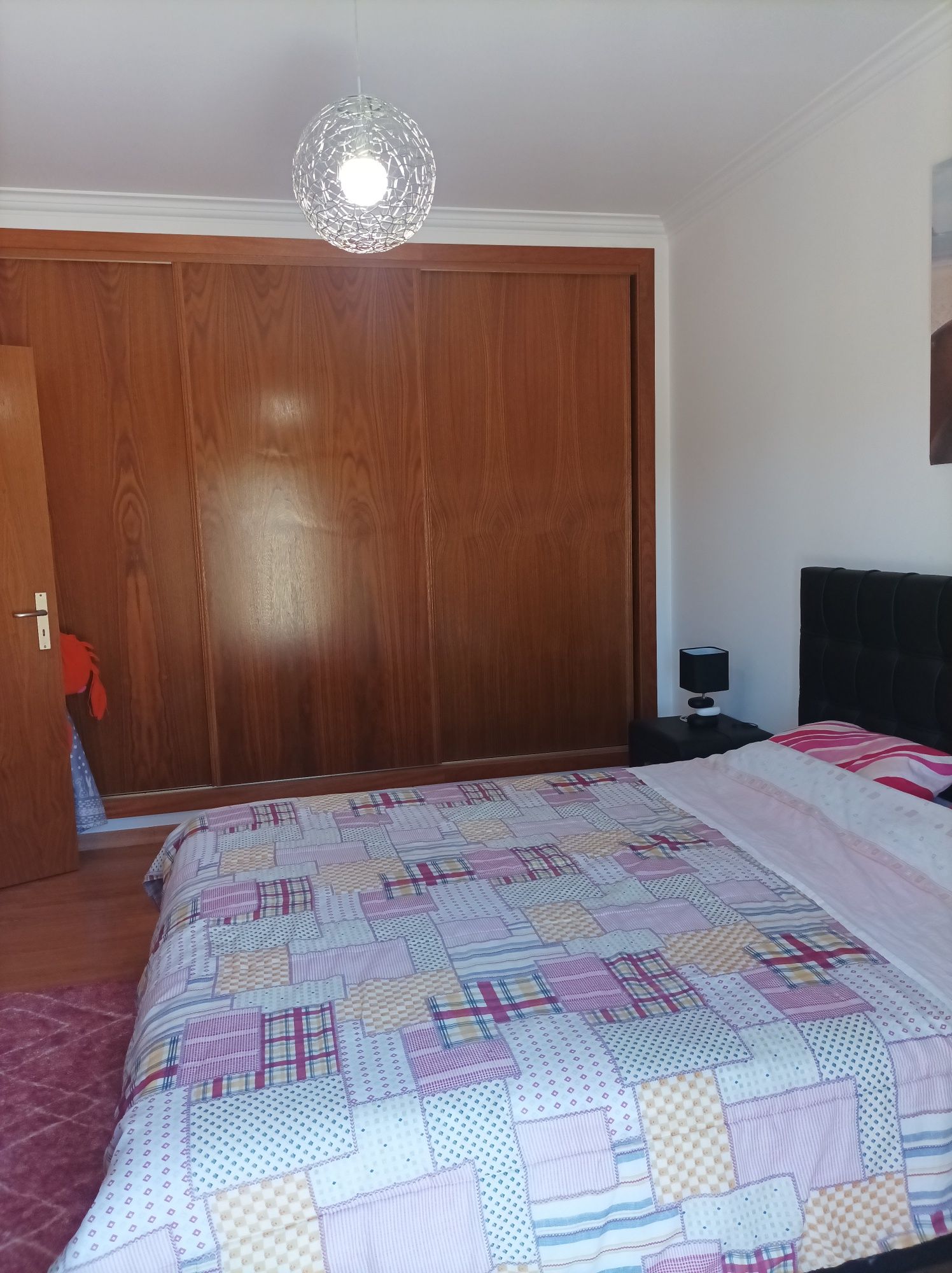 Vendo excelente moradia T4 a 5 minutos do centro da Lourinhã.