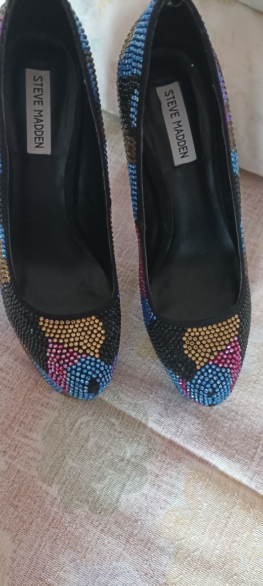 Szpilki Steve Madden z kryształkami 40