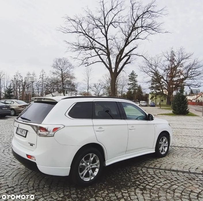 Mitsubishi Outlander 3.0v6 Limited GT pakiet Samurai 7os. 4x4
