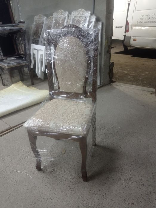 Столи та Стильци