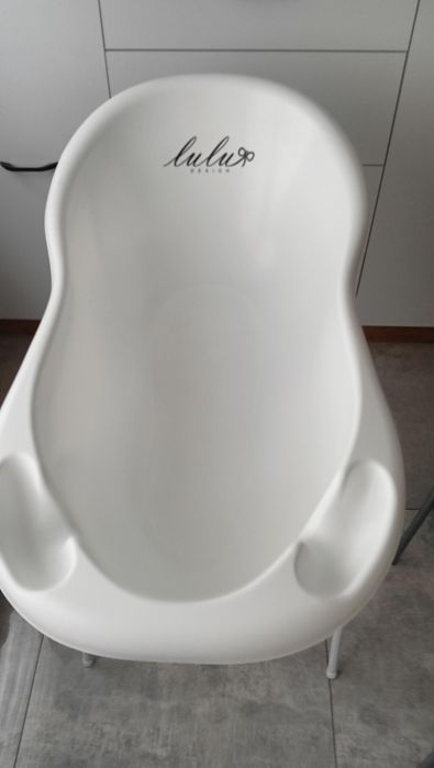 Wanienka że stojakiem lulu