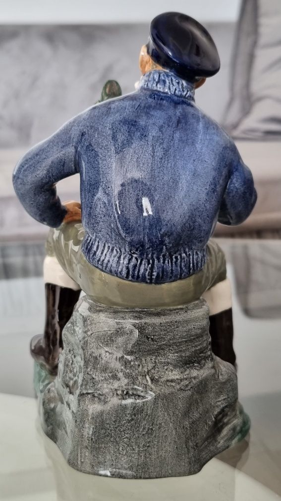Figurka porcelanowa ROYAL DOULTON H.N. 2317. Człowiek homara.