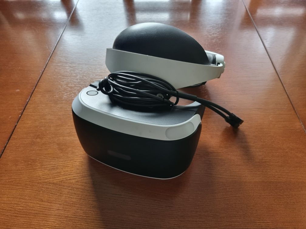 PS4 FAT 1TB + PSVR + 2 Pady + 2 Kontrolery move do vr + kamerka