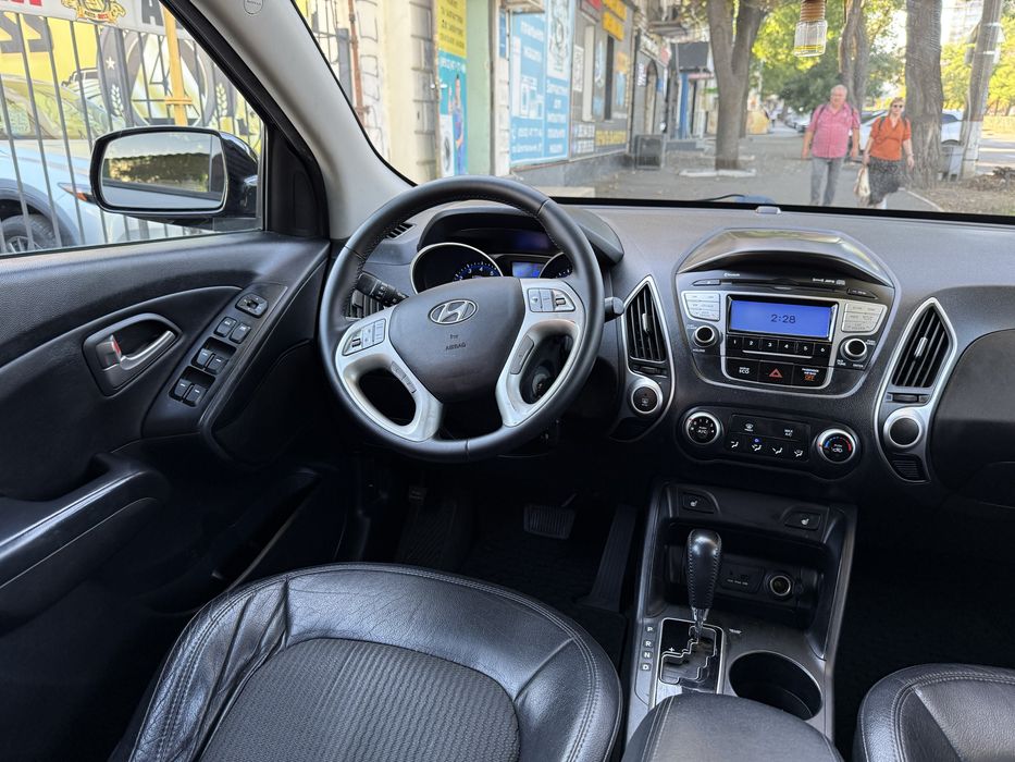 Hyundai Tucson 2013, 2.4 газ/бенз, автомат