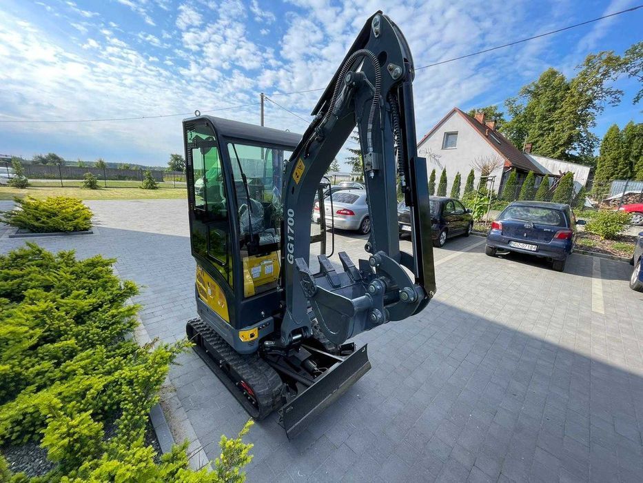 Minikoparka ruchome ramie, rozsuwane gąsienice, kabina GG1700C