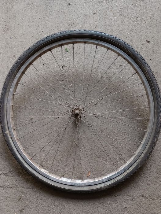 Koło z oponą do roweru