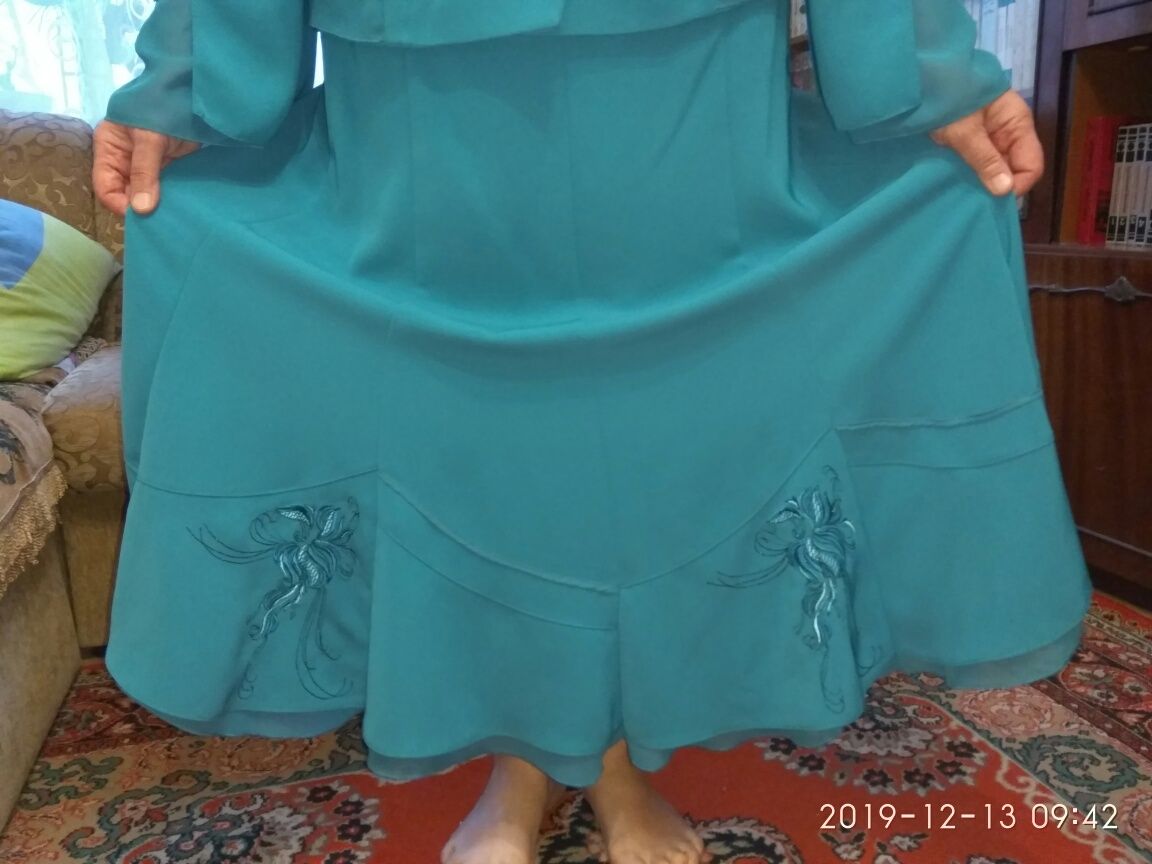 Женский нарядный белорусский костюм хорошего качества 58-60 размер