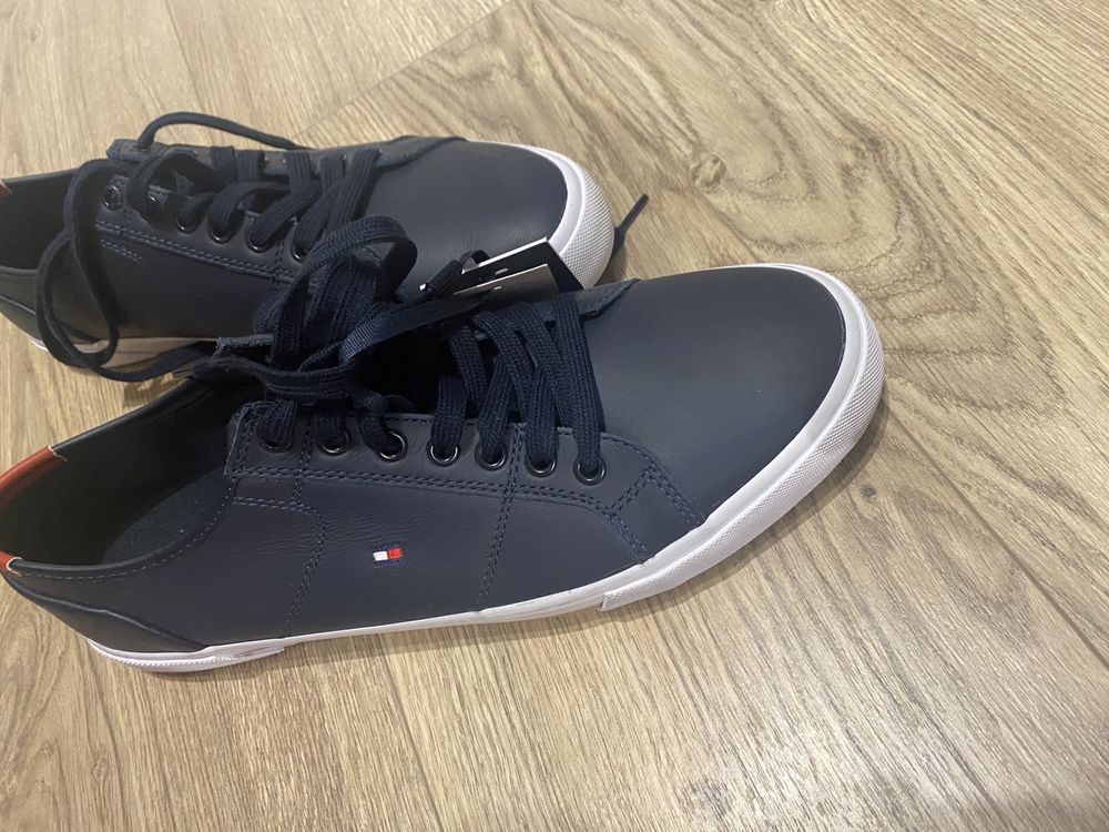 Buty skórzane tenisówki Tommy Hilfiger 44 45