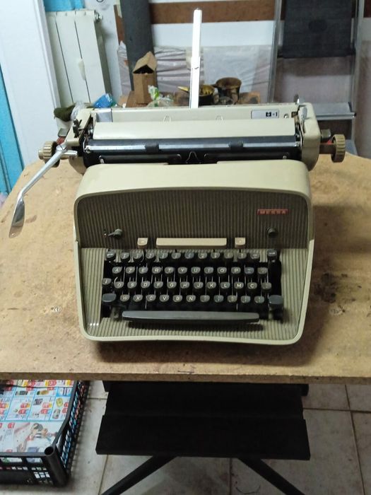 Máquina de escrever MESSA